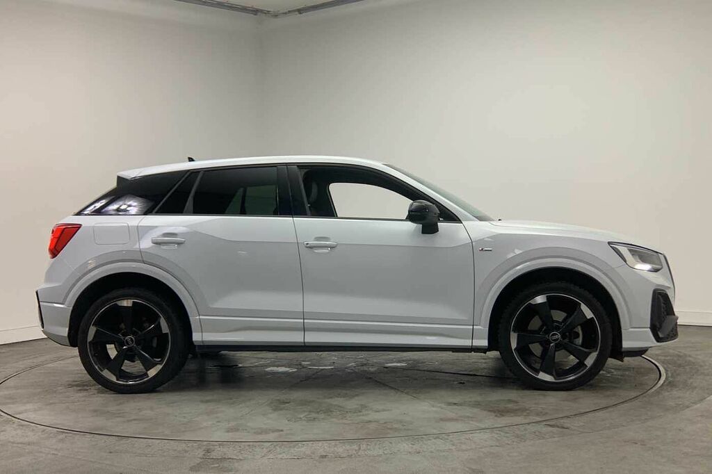 Audi Q2 Black Edition 35 Tfsi 150 Ps S Tronic - 2024 HD24CTY White #4