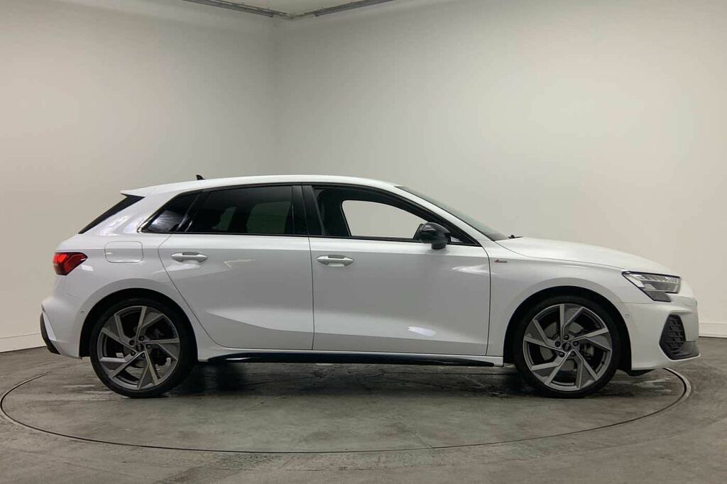 Audi A3 Black Edition 35 Tfsi 150 Ps S Tronic - 2025 HJ25VSL White #4