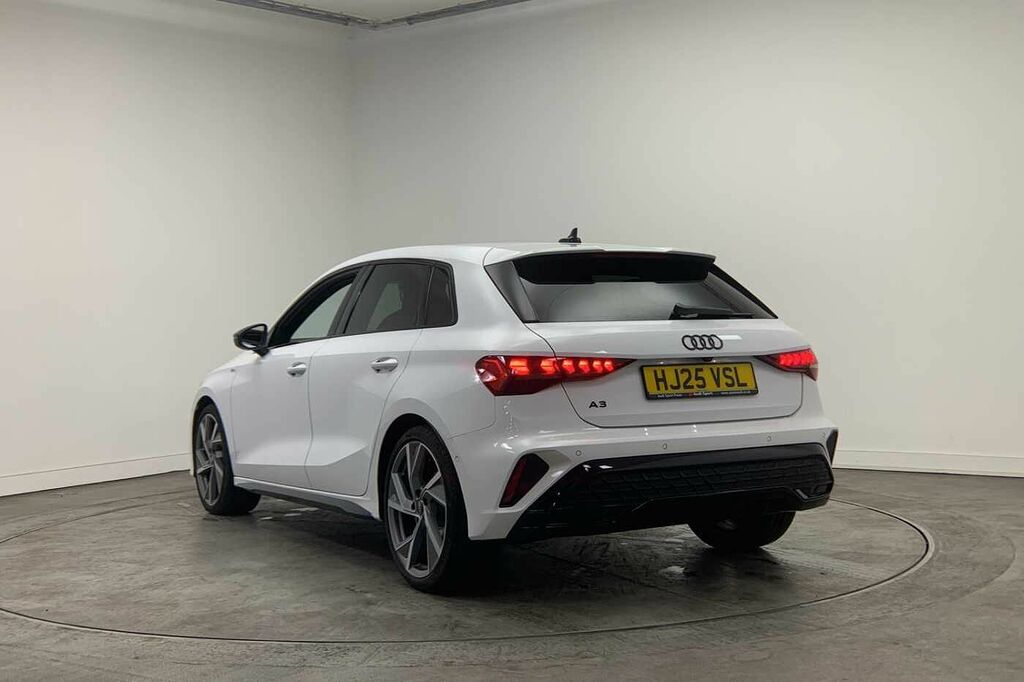 Audi A3 Black Edition 35 Tfsi 150 Ps S Tronic - 2025 HJ25VSL White #3