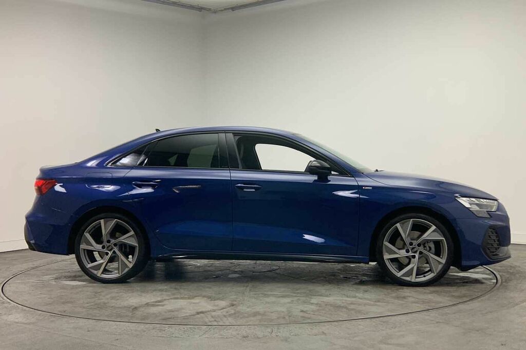 Audi A3 Black Edition 35 Tfsi 150 Ps S Tronic - 2025 HG25FKA Blue #4