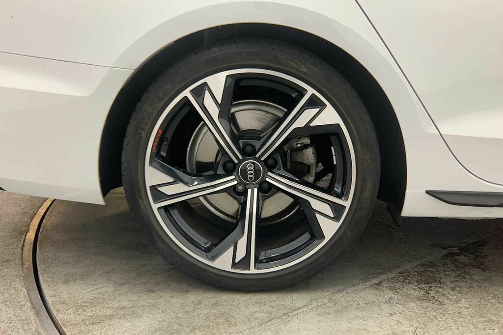 Audi A4 Avant Avant Black Edition 35 Tfsi 150 Ps S Tronic - 2024 White #5
