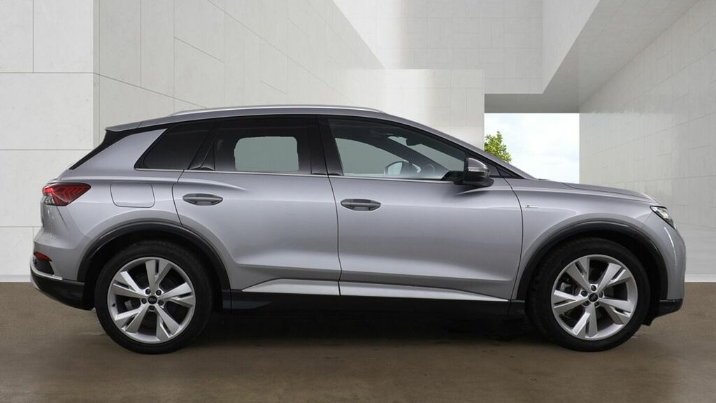 Audi Q4 E Tron Q4 S Line 45 E-tron 210,00 Kw - 2024 LO74RGX Silver #5