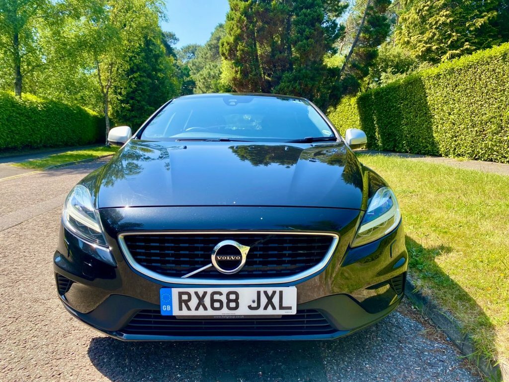 Volvo V40 1.5L R-design Nav Plus RX68JXL Black #2