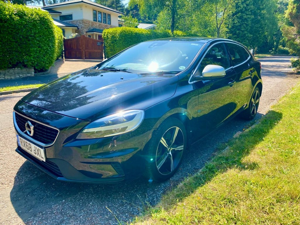 Volvo V40 1.5L R-design Nav Plus RX68JXL Black #3