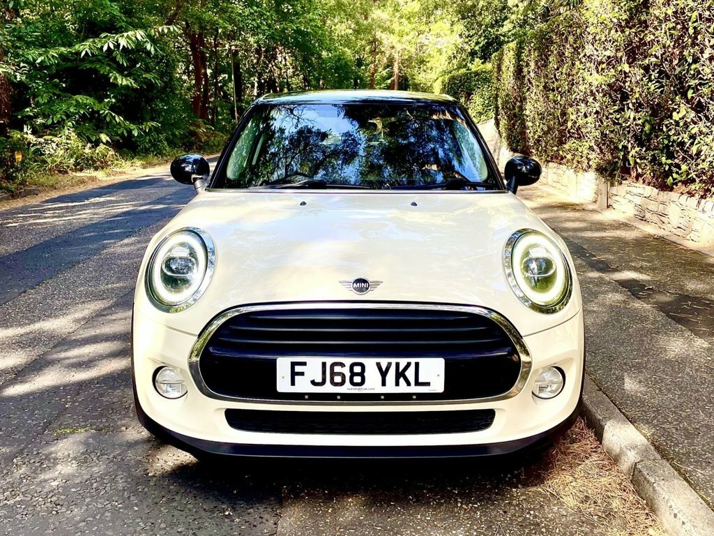 Mini Hatch 1.5L Cooper Classic FJ68YKL White #3