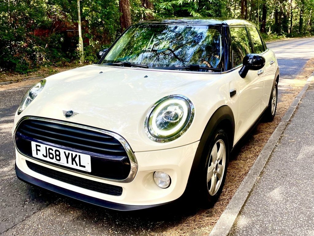 Mini Hatch 1.5L Cooper Classic FJ68YKL White #4