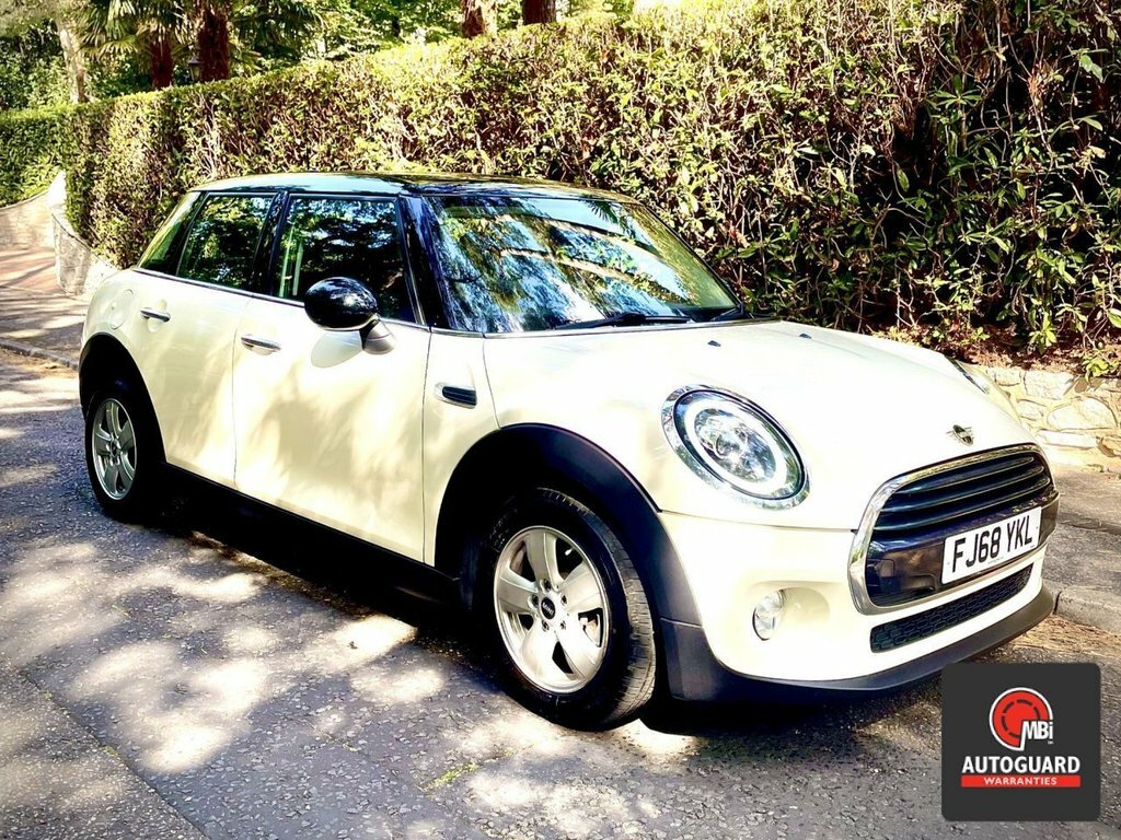 Mini Hatch 1.5L Cooper Classic White