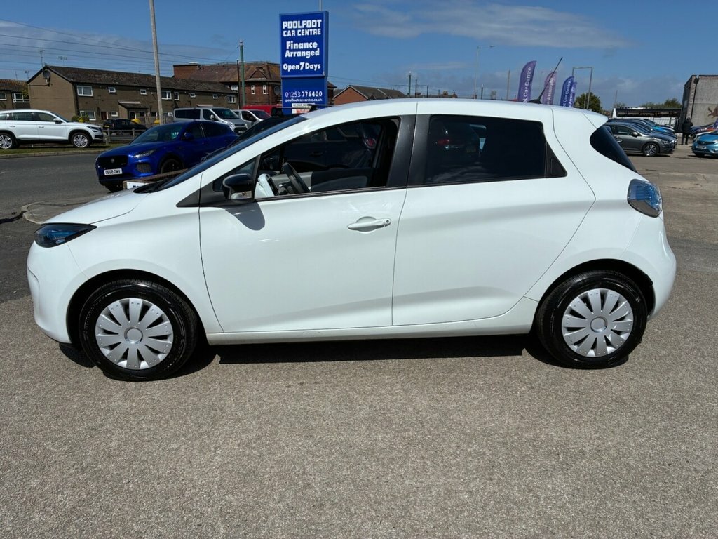Renault Zoe Hatchback CA15HXR White #3