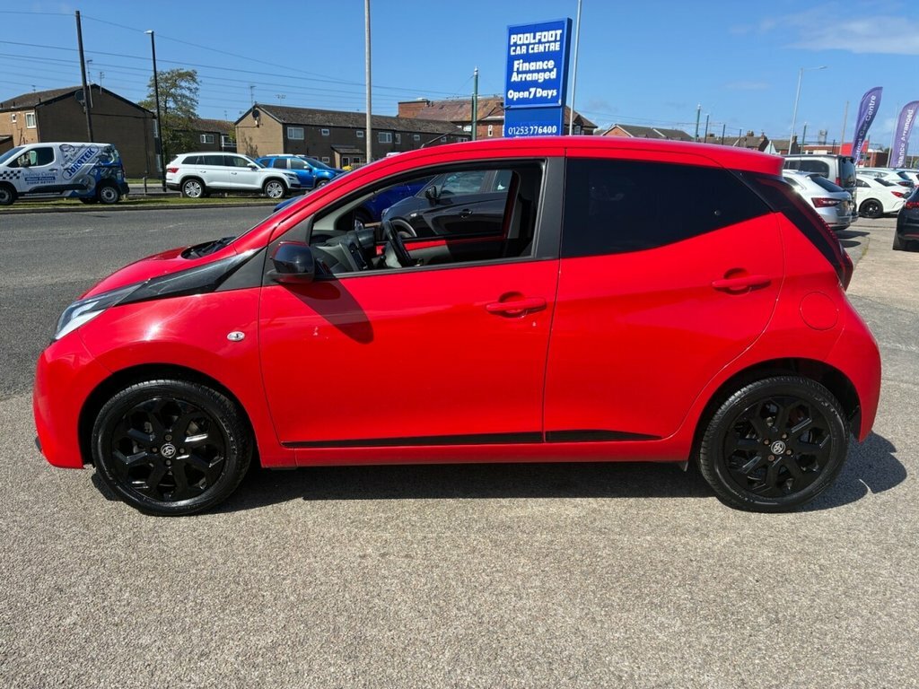 Toyota Aygo 1L X-trend FP70RCX Red #3
