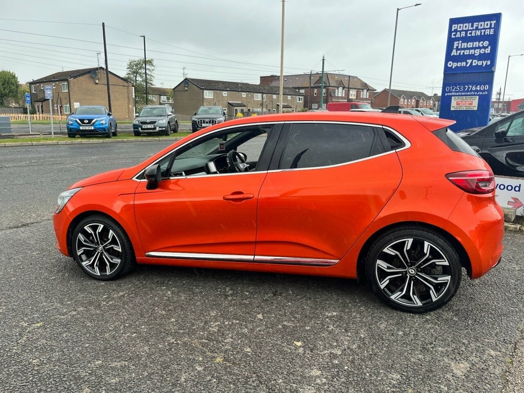 Renault Clio 1.6L Techno CK72SYE Orange #4
