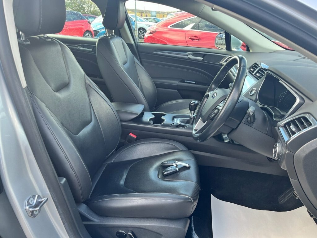 Ford Mondeo 2L Titanium Edition Silver #3