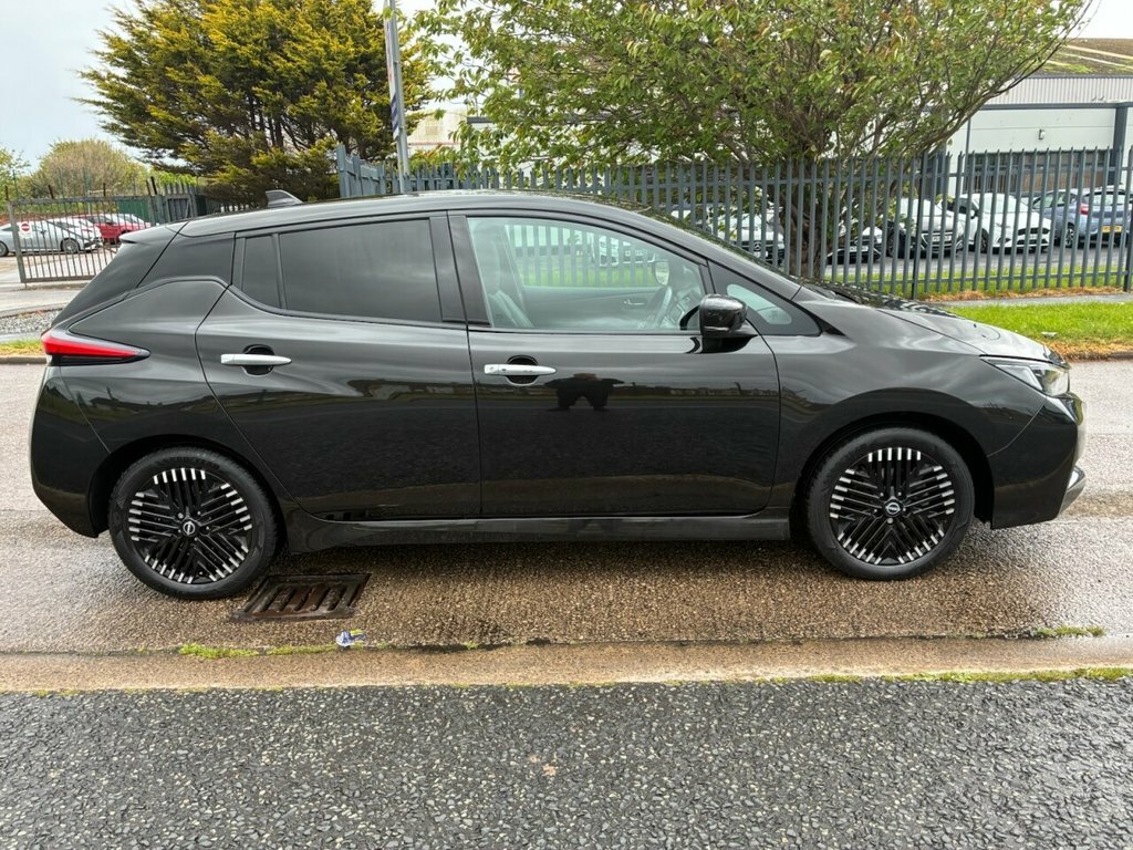 Nissan Leaf Hatchback PN73WRD Black #4