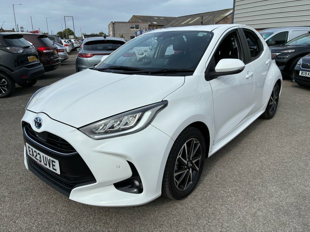 Toyota Yaris 1.5L Design EA23UVE White #2