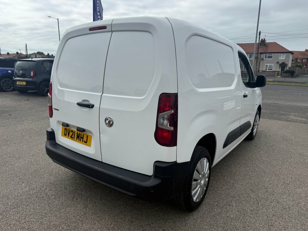 Vauxhall Combo 1.5L Dynamic DV21MHJ White #2