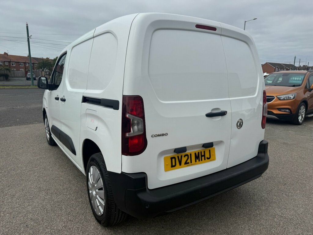 Vauxhall Combo 1.5L Dynamic DV21MHJ White #5