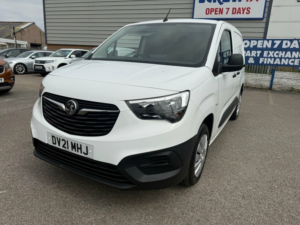 Vauxhall Combo 1.5L Dynamic White