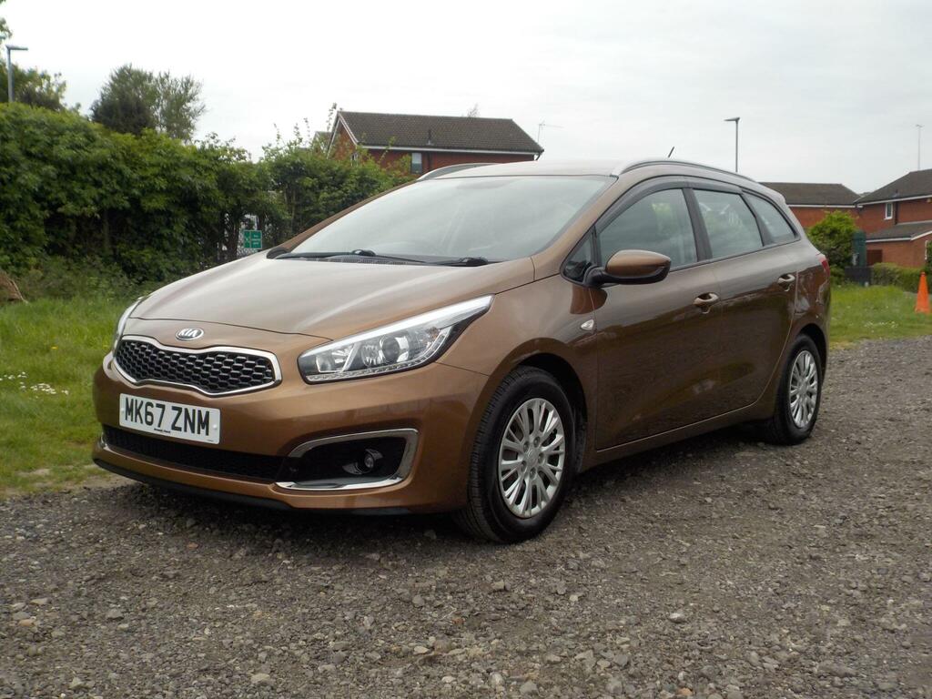 Kia Ceed 1.6 Crdi 1 Sportswagon Euro 6 S S Brown