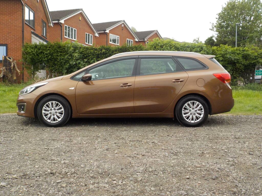Kia Ceed 1.6 Crdi 1 Sportswagon Euro 6 S S MK67ZNM Brown #2