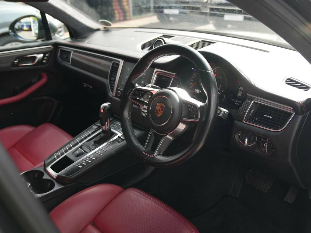 Porsche Macan Turbo Grey #4