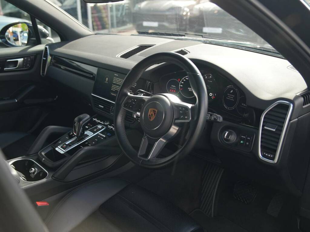 Porsche Cayenne My22 Black #4