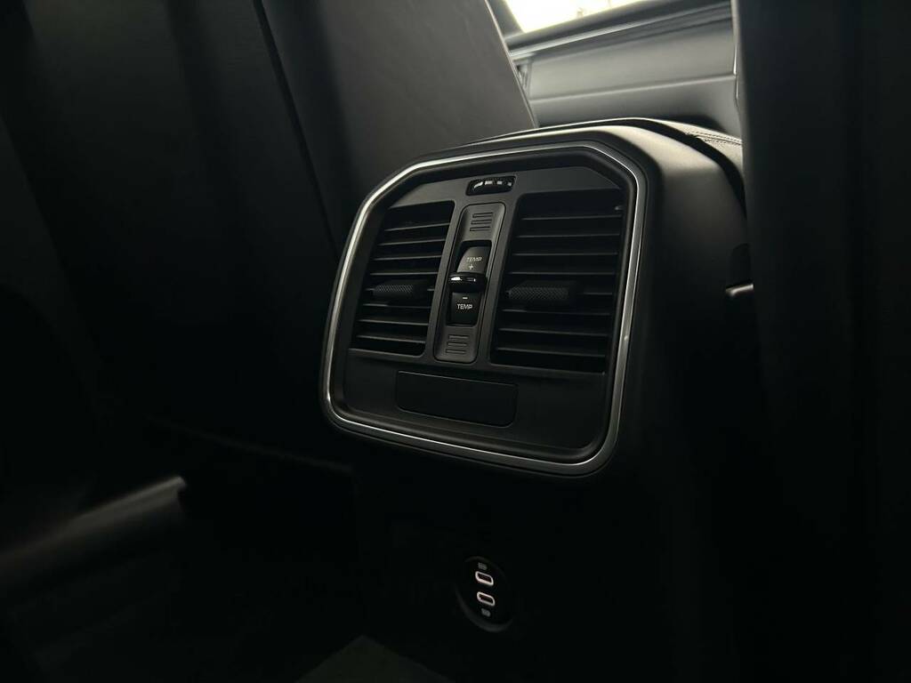 Porsche Macan Suv #5