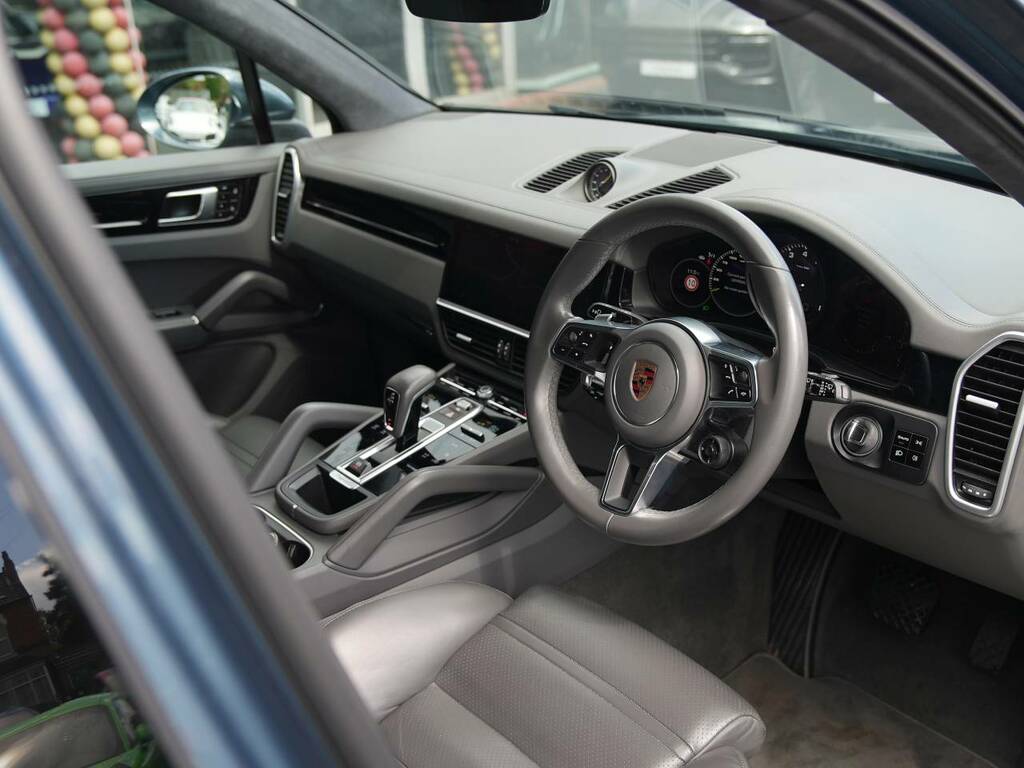 Porsche Cayenne E-hybrid  Blue #4