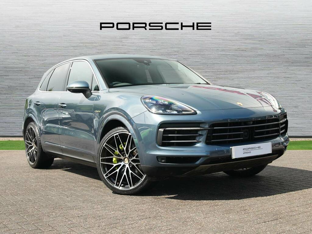 Porsche Cayenne E-hybrid Blue