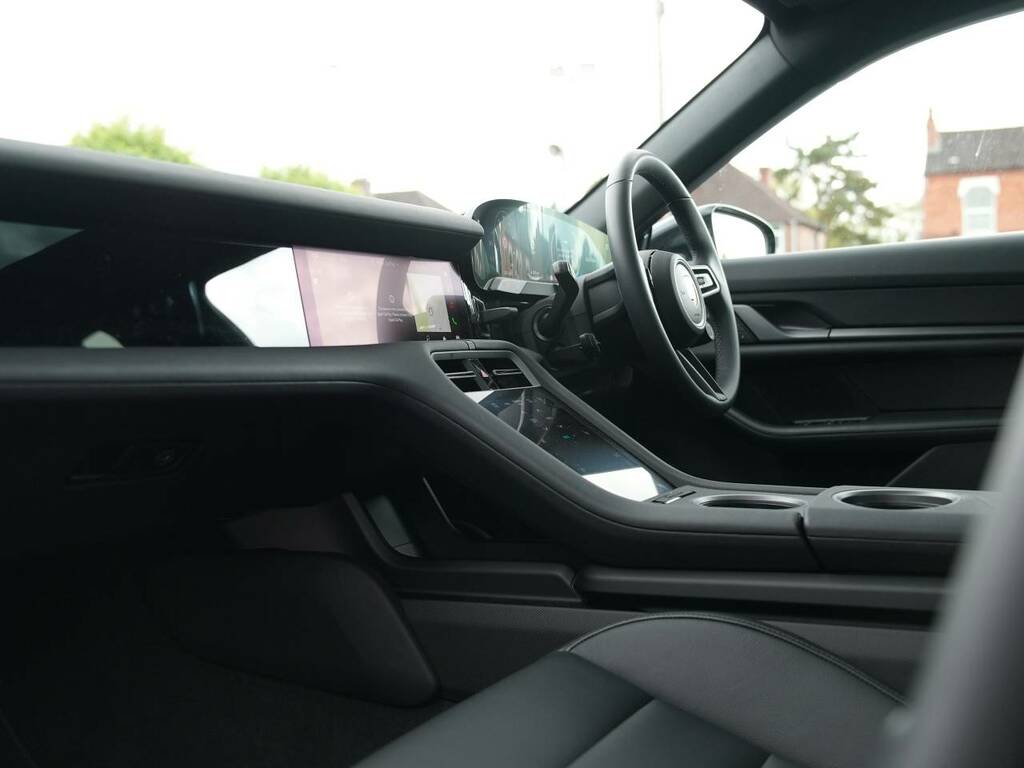 Porsche Taycan Saloon Black #5