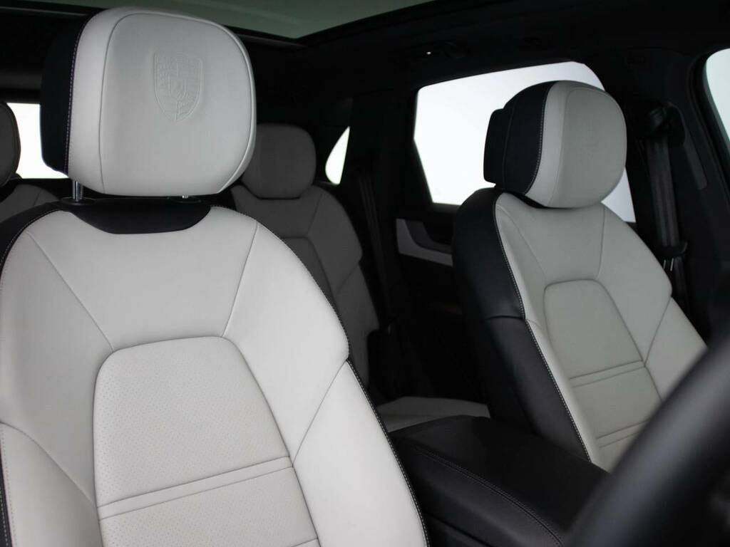 Porsche Cayenne E-hybrid Black #5