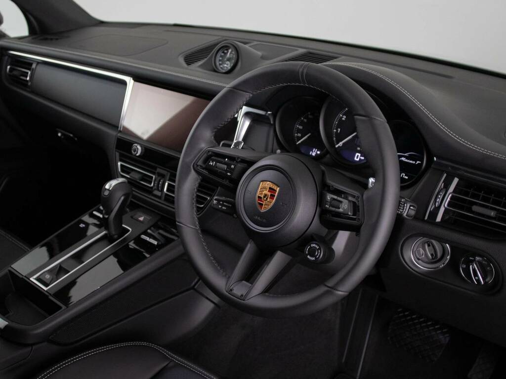 Porsche Macan T #4