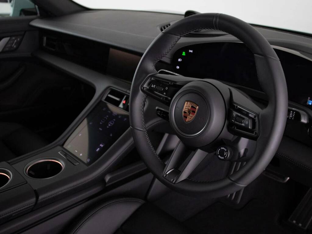 Porsche Taycan 4S Green #4