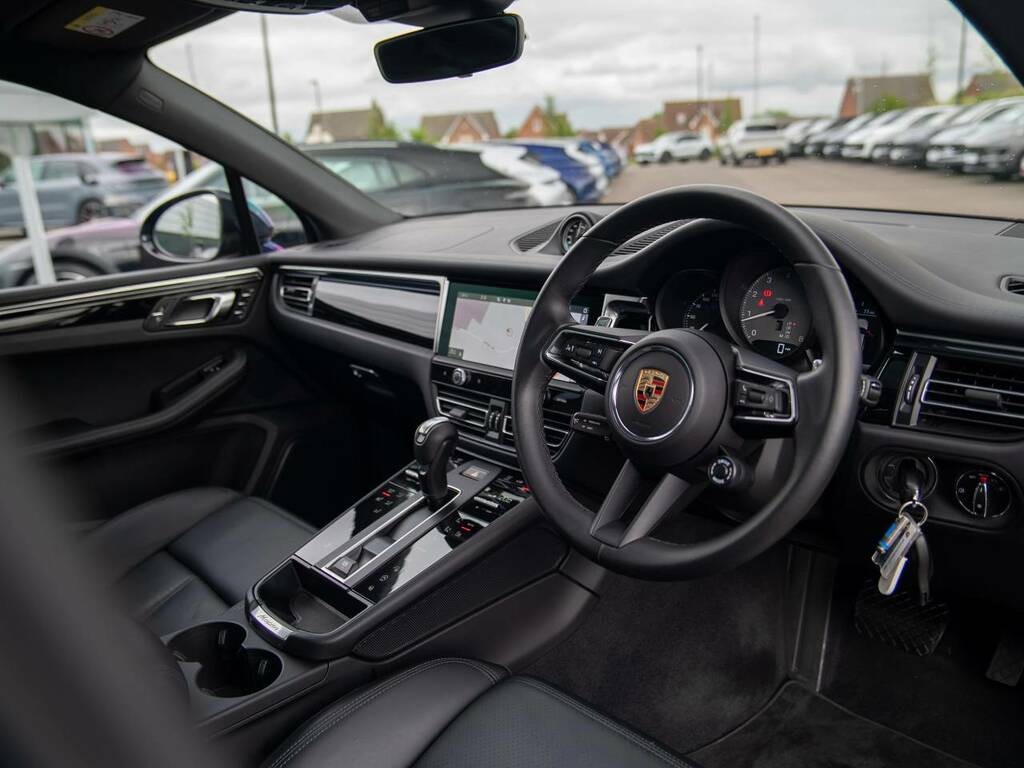 Porsche Macan S My24 Black #4