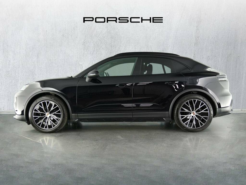 Porsche Macan Electric Black #2