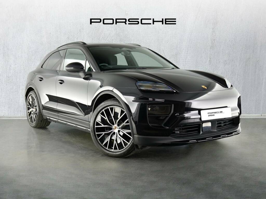 Porsche Macan Electric Black