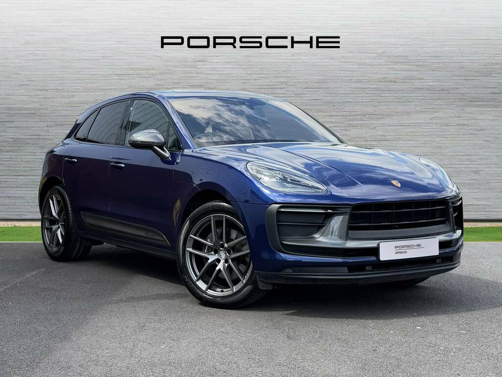 Porsche Macan T Blue