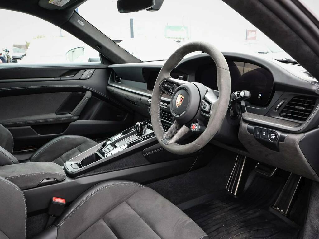 Porsche 911 Carrera Gts White #4