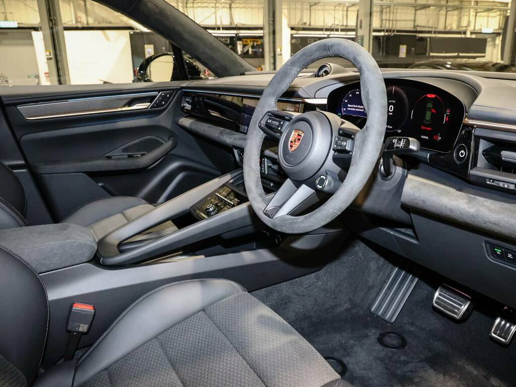 Porsche Macan Gts Electric  Green #4