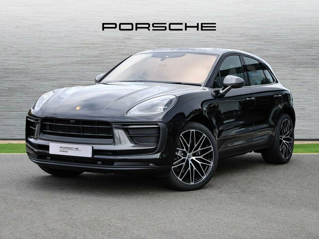 Porsche Macan T Black #2