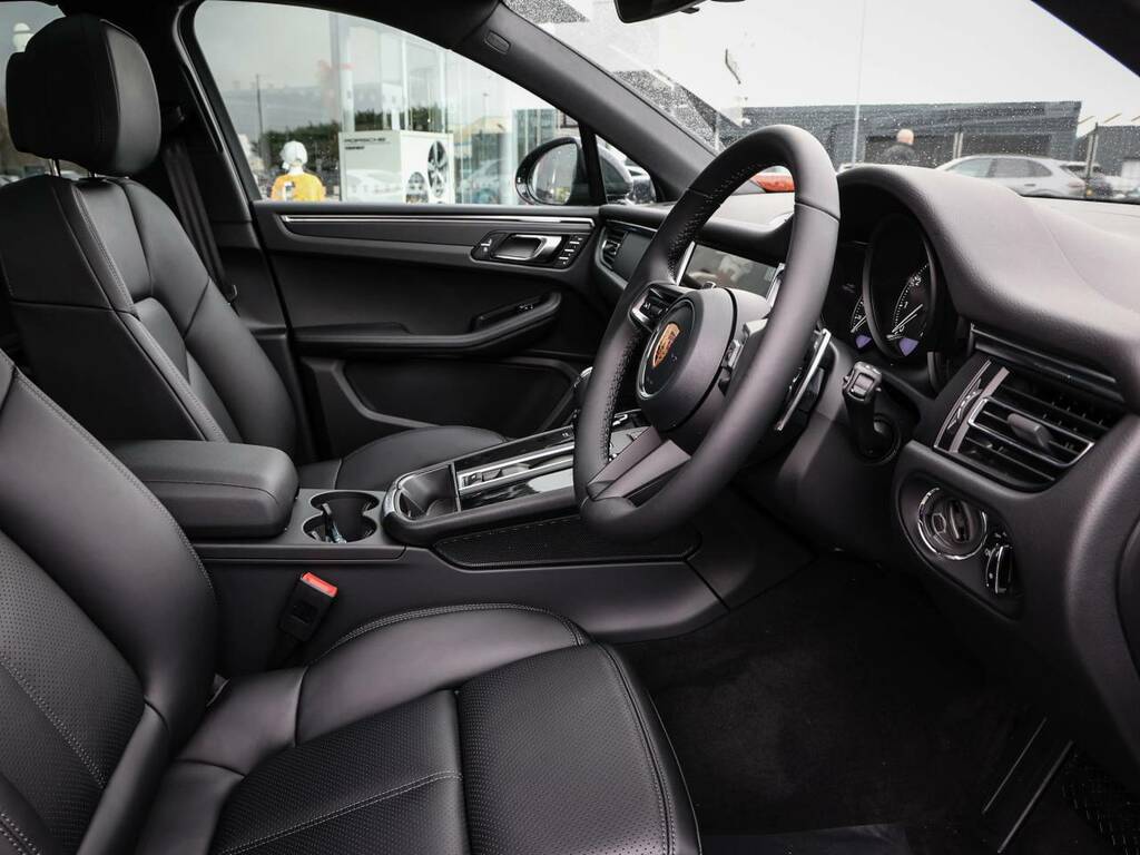 Porsche Macan S Black #5