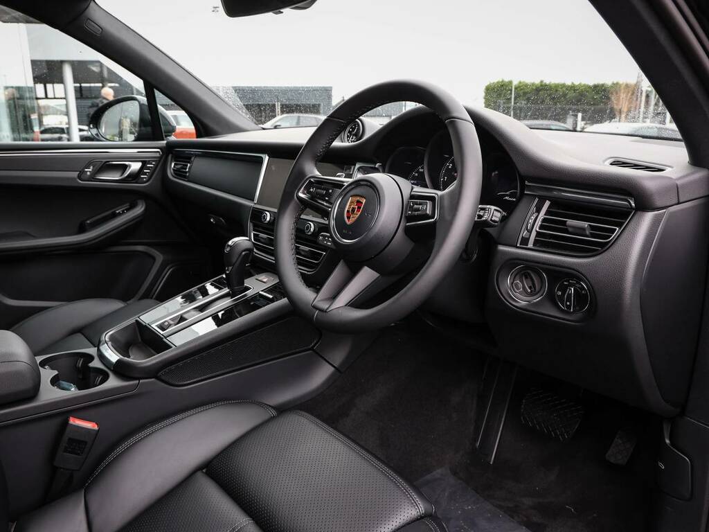 Porsche Macan S Black #4
