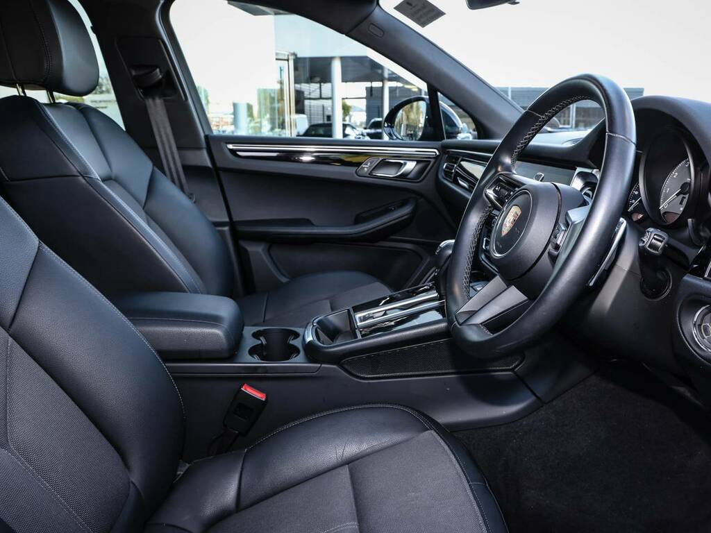 Porsche Macan S Black #5