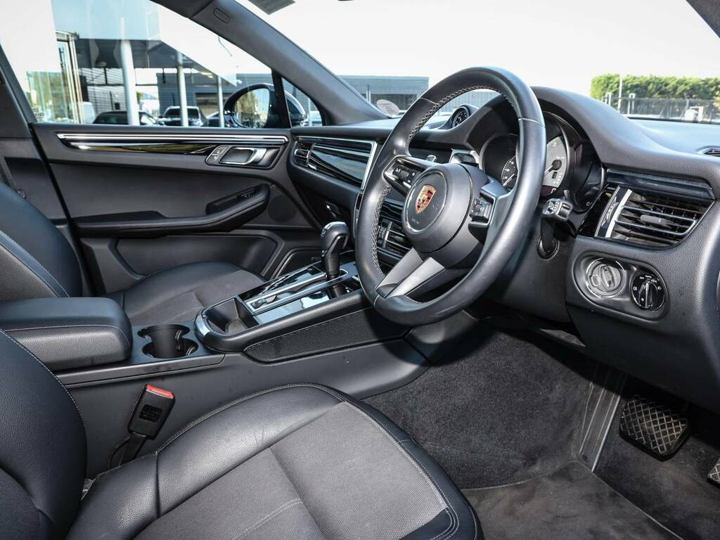 Porsche Macan S Black #4