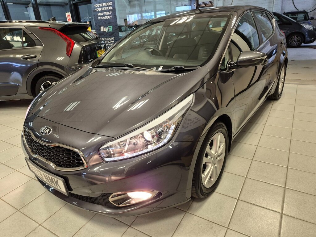 Kia Ceed 1.6 Crdi 2 Hatchback Euro 5 126 B Silver #5