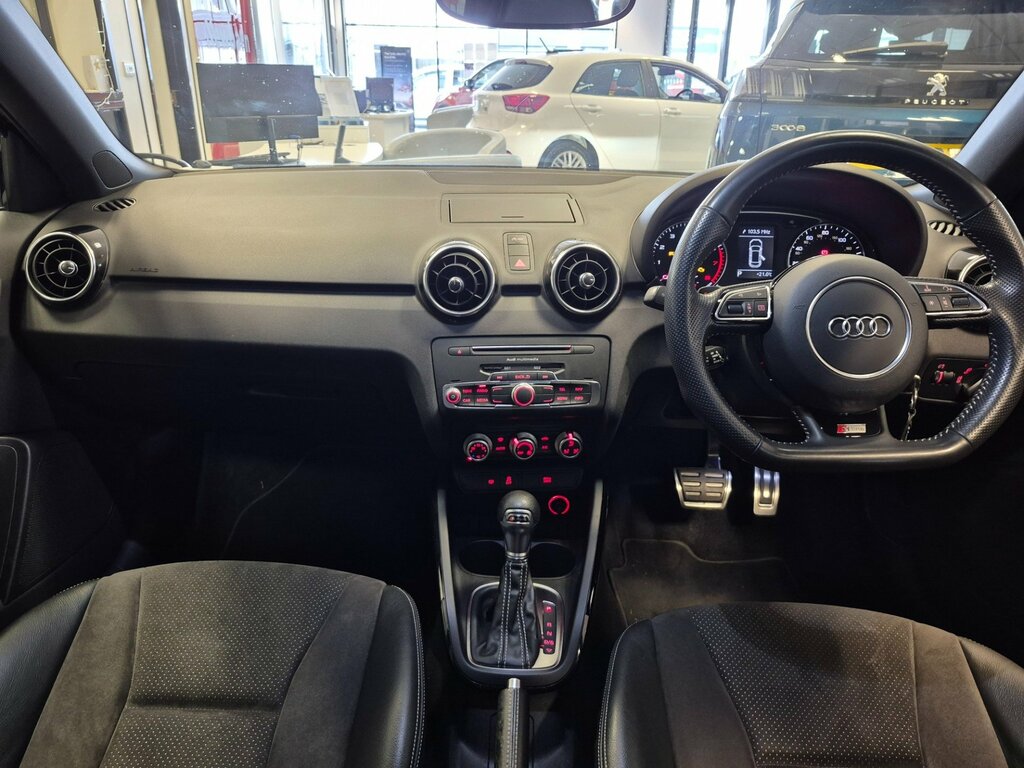 Audi A1 1.4 Tfsi Black Edition Sportback S Tron GF18SUU Black #3