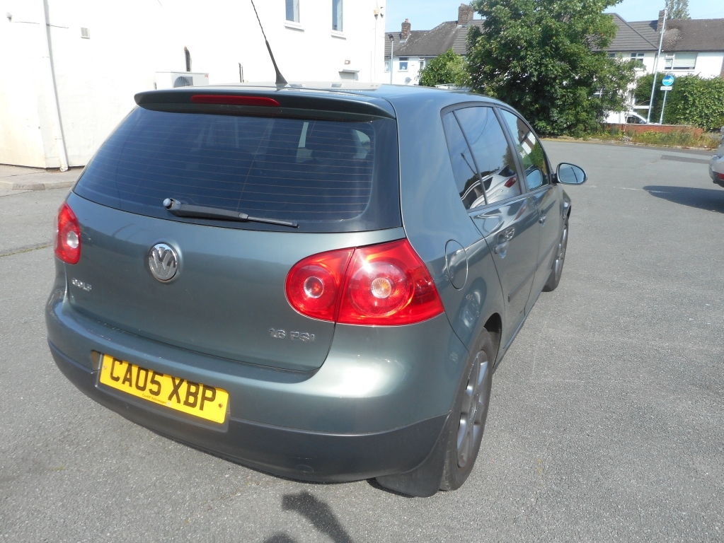Volkswagen Golf 1.6 S Fsi  #3