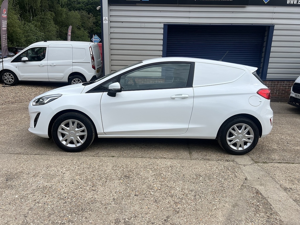 Ford Fiesta Tdci LJ19KGD White #4