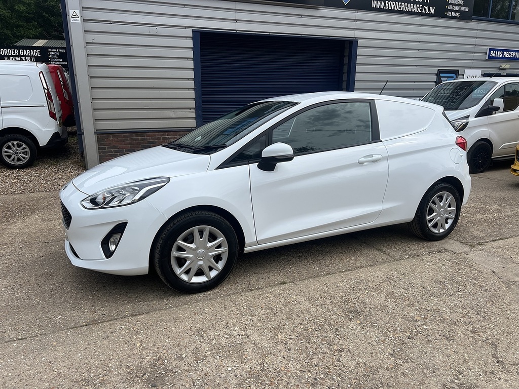 Ford Fiesta Tdci LJ19KGD White #3