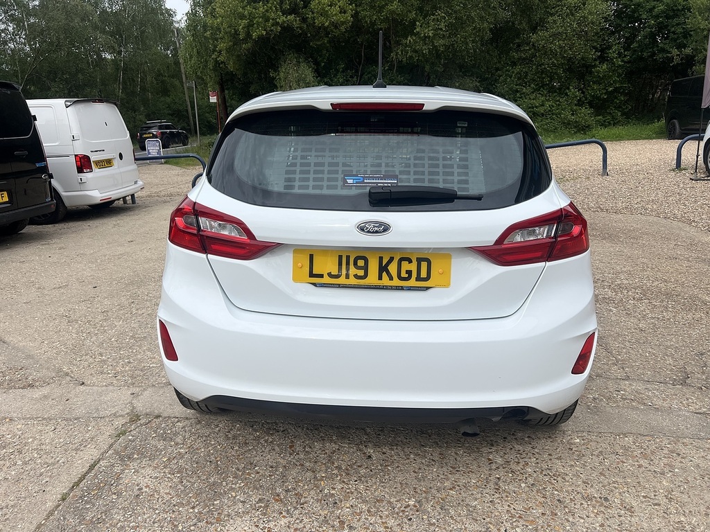 Ford Fiesta Tdci LJ19KGD White #6