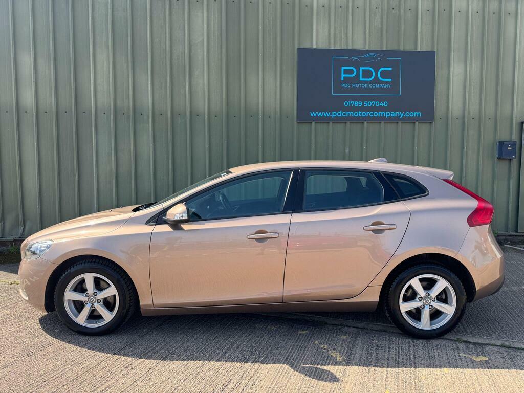 Volvo V40 1.6 T2 Es Euro 5 S S AY64THN Brown #2