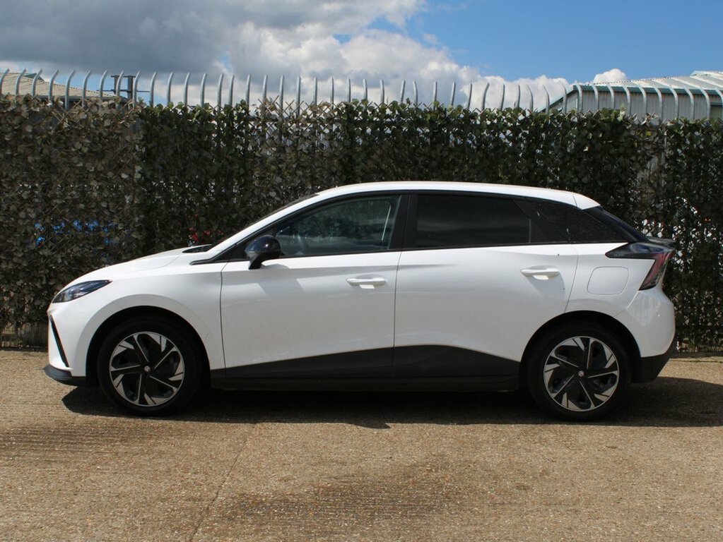 MG MG4 Hatchback HN72JWD White #4